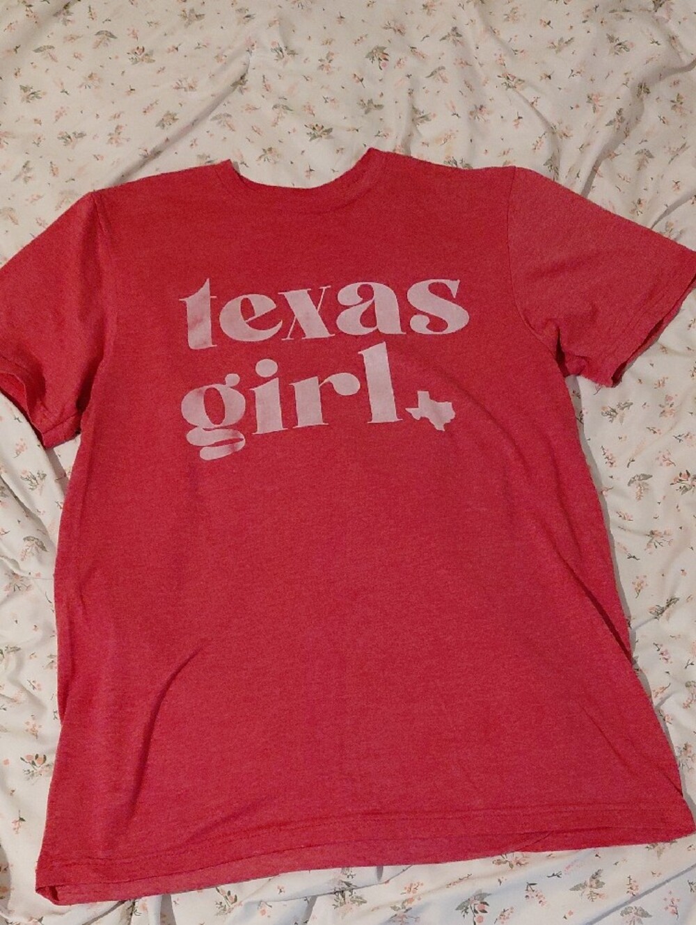 Women’s Red Graphic Short Sleeve Tee - Casual Basic